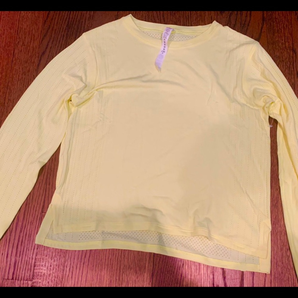 NWOT lululemon top